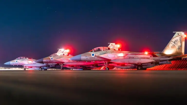 El Ejército de Israel anunció que mató a Ali Shadmani, durante un bombardeo nocturno.
